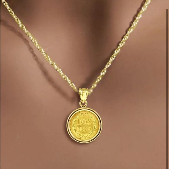 VINTAGE COLLECTORS ITEM - SOLID 22k gold pendant necklace -